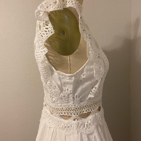 Beautiful White Dress - Picture 3 of 7